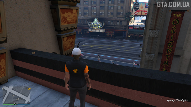 Ямб #18. На даху кінотеатру The Oriental в Центрі Вайнвуду.