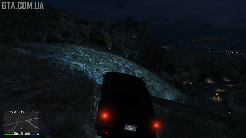 Второй фальшфейер издали.