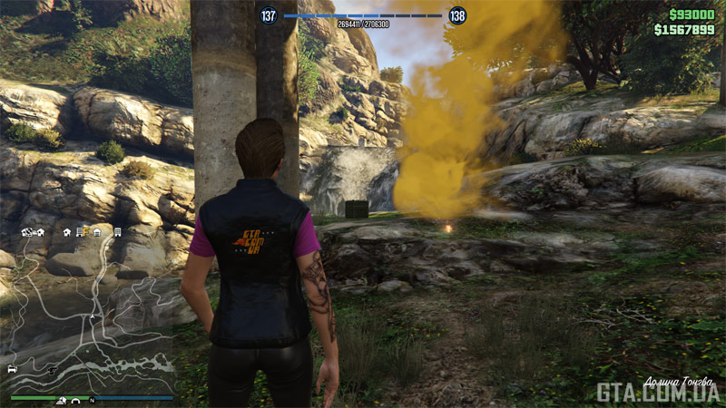 Четвёртый фальшфейер вблизи.