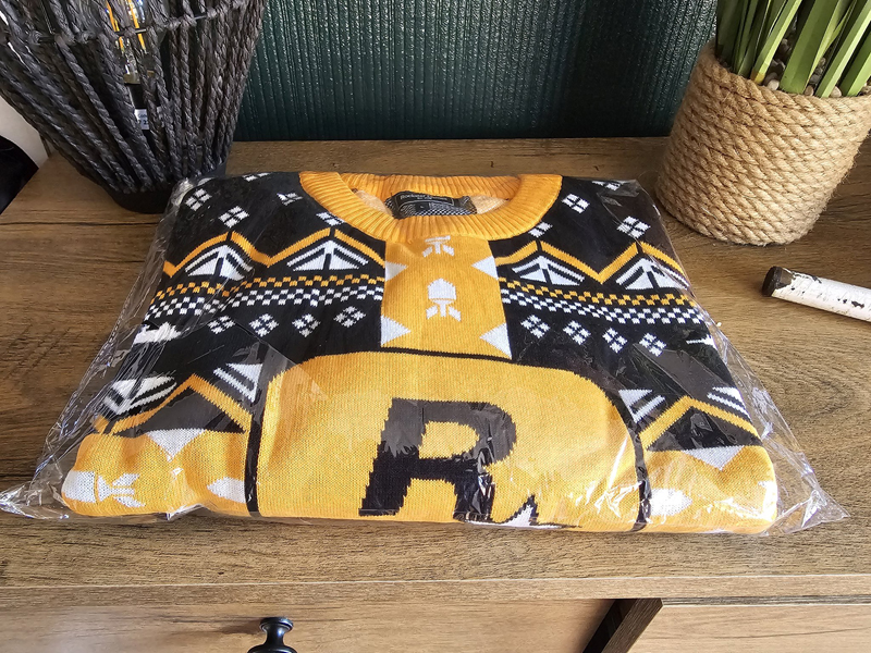 Рождественский свитер Rockstar Games в реальной жизни. Фото: Vinewood Motors.