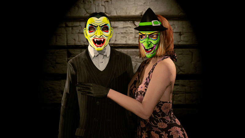 Светло-зелёная маска вампира (при таком освещении больше похожа на жёлтую) и зелёная маска ведьмы.