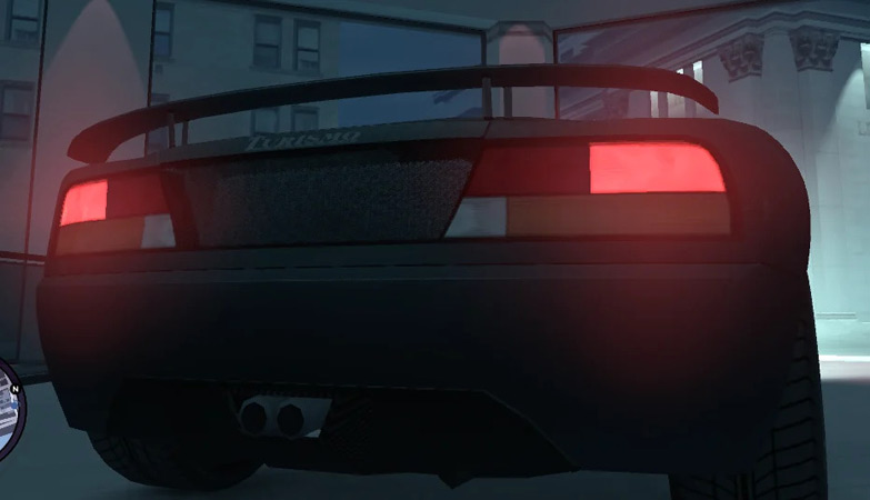 Спойлер и надпись сзади у Grotti Turismo.