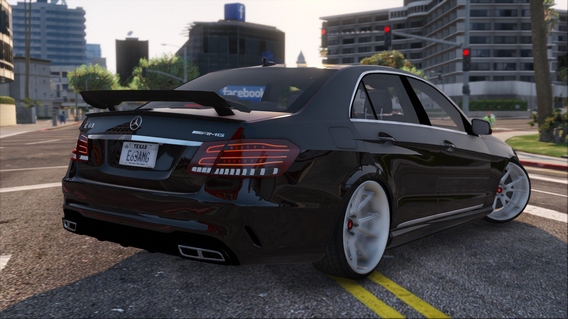 Mercedes-Benz E63 AMG v2.1 скачать для GTA 5